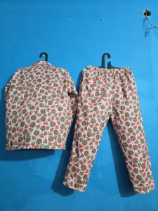 Ensemble de pyjama deux pièces pour femmes, taille plus, en coton biologique, imprimé fruits, col en V, manches longues, vêtements de nuit écologiques, doux et respirants - Product Image 3