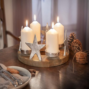 Couronne de Noël en aluminium et bois avec étoiles argentées et porte-bougies chauffe-plat - Product Image 3