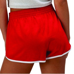 Shorts de sport pour femmes, taille élastique rouge, couleur unie, respirant, tricoté, coupe régulière, taille mi-haute, décontracté, pour l'été - Product Image 3