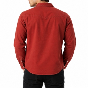Camisa de mezclilla para hombre, personalizada, informal, de manga larga, estilo clásico con cuello, cómoda, de corte regular, con cierre frontal de botones. - Product Image 2