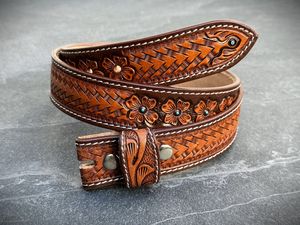 Ceinture en cuir de vachette à motifs floraux, faite à la main, avec boucle à ardillon de style western, double couture, design ethnique, pour un usage décontracté - Product Image 1