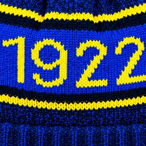 หมวกบีนนี่ถักไหมพรมสีน้ำเงินรอยัลเหลืองลายปักตัวอักษรกรีก SGR Poodles 1922 สำหรับผู้หญิง สวมใส่สบาย อุ่นในฤดูหนาว - Product Image 5