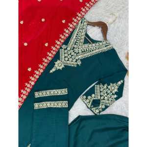 Conjunto de Traje Indio y Pakistaní de Lujo con Bordado y Lentejuelas - Product Image 6