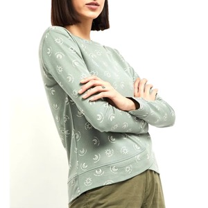 เสื้อสเวตเชิ้ตพิมพ์ลายสำหรับผู้หญิง สีเขียวเซจ พิมพ์ลายทั่วตัว ลายพระอาทิตย์พระจันทร์ คอกลม ชายโค้ง เสื้อพูลโอเวอร์ผู้หญิง ผ้าฝ้าย OEM - Product Image 4
