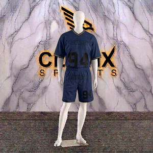 Ensemble de vêtements de sport en mesh personnalisé avec logo et design OEM, t-shirt et short pour la gym - Product Image 3