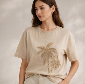 Camisetas de Mujer 100% Algodón, 220g, con Adornos, Moda Sostenible, Corte Regular, Transpirables, de Lujo, Hechas en India, Venta al Por Mayor OEM/ODM - Product Image 3