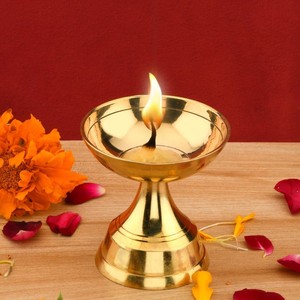 Lampe Diya Religieuse en Laiton Premium pour l'Éclairage des Fêtes, Décoration d'Intérieur, Deepak Traditionnel à Huile, Export Inde - Product Image 3