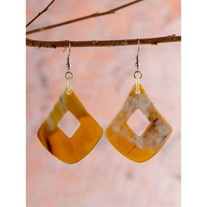 Boucles d'oreilles contemporaines faites à la main en corne de buffle, polies naturellement, légères, bijoux de mode bohème pour femmes et filles - Product Image 1