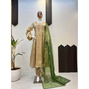Hermoso conjunto de traje de fiesta para mujer con parte superior inferior y Dupatta - Product Image 1