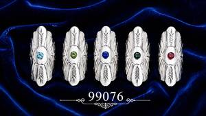 แหวนค็อกเทลทรงดอกไม้ลายฉลุเงินแท้ชุบ 925 ประดับเพชรซิร์คอน ดีไซน์ทันสมัยจาก MOLL JEWELLERS เหมาะสำหรับงานปาร์ตี้สำหรับผู้หญิง - Product Image 3