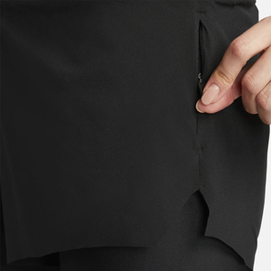 Shorts de yoga taille haute pour femmes avec 2 poches latérales, tissu tricoté respirant pour la course à pied et l'entraînement à domicile - Product Image 2