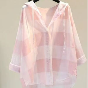 T-shirt coupe-vent d'été léger et respirant pour femme grande taille, avec protection solaire et capuche, respectueux de l'environnement - Product Image 1