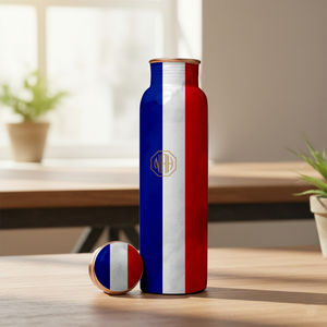 Botella de Agua de Cobre Puro de 750 ml, la Más Vendida |   Diseño Personalizado, Impreso, Libre de BPA, a Prueba de Fugas, Duradero, Ecológico, para Uso Ayurvédico - Product Image 1