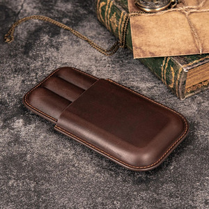 Étui à cigares en cuir véritable de qualité supérieure avec coupe-cigares intégré pour un rangement de voyage luxueux et une protection des cigares, en vente à bas prix - Product Image 6