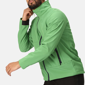 Veste softshell zippée de haute qualité pour l'extérieur, prix bas, entièrement personnalisable, veste d'hiver pour homme, veste de chasse à fermeture éclair - Product Image 3