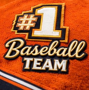 เสื้อแจ็คเก็ตเบสบอลแบบวาร์ซิตี้ ยูนิเซ็กซ์ แขนผ้าขนสัตว์ สไตล์อเมริกันคลาสสิก ตัวอักษรแบบ Letterman สไตล์ USA สตรีทแวร์ ทรงบอมเบอร์ ด้านหน้าเป็นมิตรกับสิ่งแวดล้อม - Product Image 3