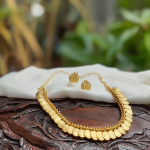 Traditional Kasumalai Regular Gold Plated Women's Wedding Necklace and Earring Set - Product Image 3