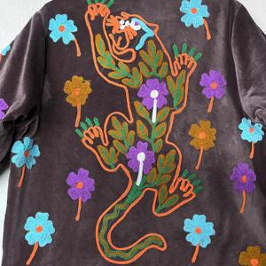 เสื้อแจ็คเก็ตคอจีนผ้ากำมะหยี่ ปักลายดอกไม้ด้วยมือ สไตล์จีน ทรงหลวม แขนยาว สำหรับฤดูใบไม้ร่วงและฤดูหนาว ผ้ากำมะหยี่ซูซานี - Product Image 6