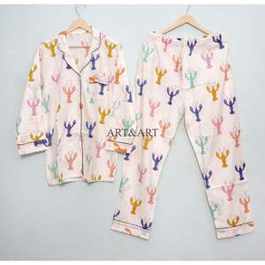 Elegante Conjunto de Pijama de Algodón, Estilo Moderno y Cómodo con Estampado de Escorpio, para Mujeres Modernas, Tela Suave para Dormir - Product Image 5