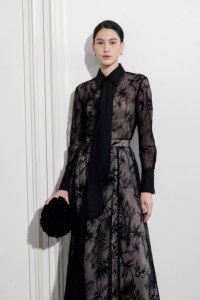 Blouses et chemises pour femmes de haute couture, support ODM, HAUTE LACE TOP FLORAL, coupe ajustée, en dentelle résille, élégantes, WhiteAnt - Product Image 6