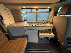 <span class=keywords><strong>Volkswagen</strong></span> <span class=keywords><strong>T5</strong></span> California Comfort Line usata del 2015, grigia, 140 CV, 4 cilindri, 4 porte, diesel, Euro 5, cambio manuale, guida a sinistra - Product Image 5