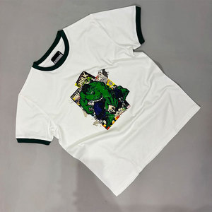 Camiseta Unisex Blanca con Estampado de Cómic de Hulk, Cuello Redondo, Manga Corta, Ribete en Contraste, Corte Casual, Largo Regular, 100% Algodón - Product Image 1