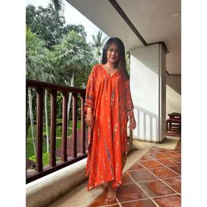 Robe longue kaftan tie-dye pour femme, écologique, lavable, 100 % coton, coupe ample, style resort, pour l'été, la plage et les vacances - Product Image 1