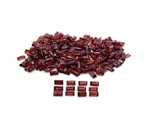 Pierre précieuse naturelle grenat du Mozambique, pierre facettée rouge taille baguette, grenat de plusieurs tailles pour la fabrication de bijoux - Product Image 1