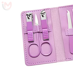 Ensemble de manucure et pédicure rose 7 pièces avec coupe-ongles, ciseaux, lime à ongles et outils dans un étui portable pour adultes - Product Image 4