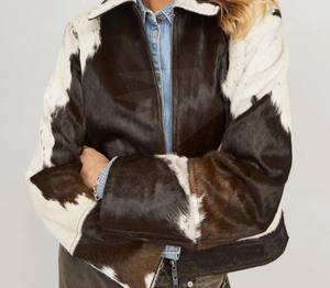 Chaqueta clásica de piel de vaca para mujer, de alta costura, en blanco y negro, con cremallera, estilo urbano, de moda, auténtica. - Product Image 2