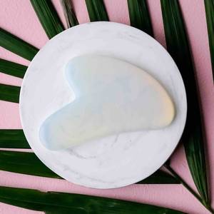 Gua Sha Rose en Résine Naturelle de Jade et Quartz Rose, Fait Main, Qualité Supérieure, Gravure Personnalisée, Masseur Facial en Forme de Cœur, Rose, Nouvelle Collection, Vente Flash - Product Image 4