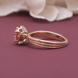 Bague solitaire florale en or rose/jaune et blanc 18 carats avec diamant rose taille ronde pour femme, idéale pour fiançailles et mariage, bijoux fins - Product Image 5