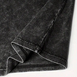 T-shirt unisexe oversize délavé à l'acide, style streetwear, en coton premium personnalisable pour la promotion de votre marque - Product Image 3