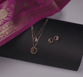 Conjunto de Collar con Colgante Geométrico de Oro de 22K para Mujer, Cadena de Doble Capa, Diseño Circular Moderno, Joyería Elegante - Product Image 3
