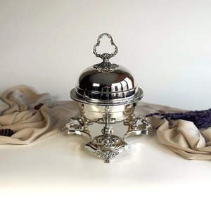Elegante Servidor Redondo de Acero Inoxidable con Tapa para Bodas y Banquetes al Mejor Precio - Product Image 1
