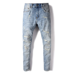 Jeans Rotos para Hombre con Lavado Claro Personalizado, Pantalones de Mezclilla Desgastados para Moda Urbana, Casual y Ropa Personalizada - Product Image 2