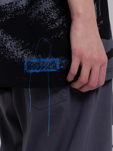 Camiseta de algodón holgada de corte extragrande para hombre al por mayor, con hombros caídos, lavado ácido, lavado a la piedra, estampado serigrafiado y DTG, impresión personalizada. - Product Image 5