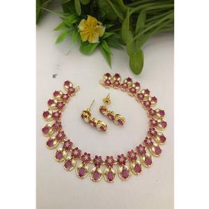 Elegante Juego de Collar y Aretes de Latón Chapado en Oro de Primera Calidad con Circonitas y Kundan, Joyería para Mujer, para Regalo de Compromiso, Boda y Fiestas - Product Image 1