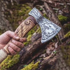 Hache artisanale de qualité industrielle supérieure avec manche en bois et étui en cuir, couteau de camping en acier carbone à motif pour l'extérieur - Product Image 4