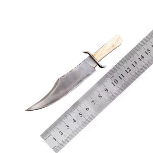 Couteau Bowie artisanal en acier carbone avec manche en os de chameau, lame robuste et étui en cuir - Product Image 5