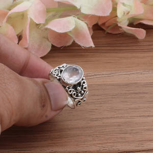 Bague Vintage en Argent Sterling Faite à la Main avec Sertissage Classique et Cristaux, Bijoux Artisanaux en Filigrane, Vente en Gros - Product Image 1