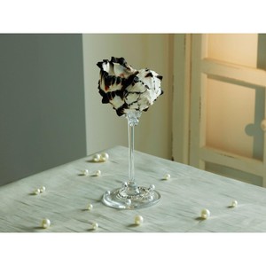 Ensemble de 2 verres à vin en verre et coquillages, très demandé, idéal pour sublimer la présentation de la table - Product Image 4