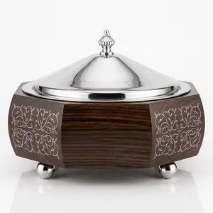 Olla caliente para alimentos árabes con borde festoneado y detalles de perlas, ideal para restaurantes de alta cocina y hostelería. - Product Image 3