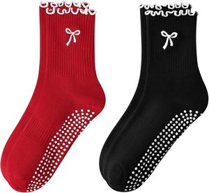 Chaussettes de Pilates antidérapantes pour femmes – Adorables chaussettes de yoga à picots pour l'hôpital, la danse, la barre et l'entraînement - Product Image 1