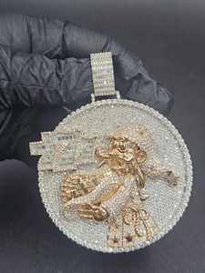 Colgante de Moissanita Personalizado, Colgante de Personaje de Dibujos Animados Estilo Hip Hop, Joyería de Rapper con Moissanita VVS, Colgante Baguette con Incrustaciones de Diamantes - Product Image 4