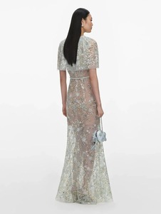 Robe de soirée sirène pour femme en dentelle brodée à la main, vert menthe, avec cape perlée et sequins, broderie florale et maille transparente - Product Image 2