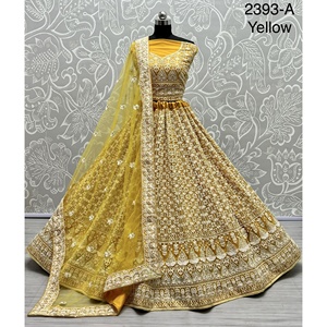 Fabzone Indian Bridal Collections Vêtements de mariage en velours avec Zarkhan Work for Brides - Product Image 3