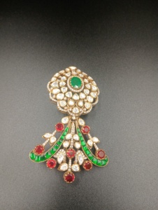 Broche Fleur en Argent Plaqué Or avec Pierres Doublet Vertes et Rouges, Épingles de Broche Kalangi Unisexe pour Mariage, Fiançailles, Fête, Bijoux - Product Image 4