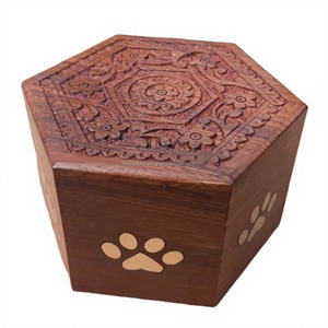Caja de urna de madera de acacia y mango para cenizas humanas Urna de madera para cenizas de adultos con hermoso diseño grabado Urnas de cremación de madera - Product Image 1