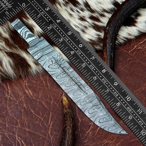 Lame de couteau Bowie en acier de Damas de 9,5 po – Lame forgée à la main à queue pleine, style médiéval, forgée par un forgeron, pièce brute - Product Image 5